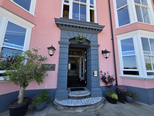 Royal Lion Hotel