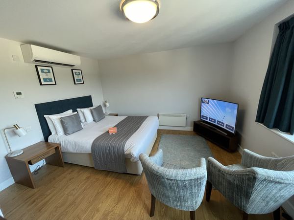 SACO Aparthotel Farnborough