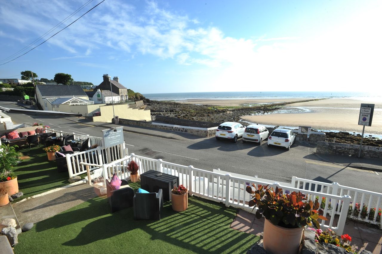 Sea View Guest House & Chalet