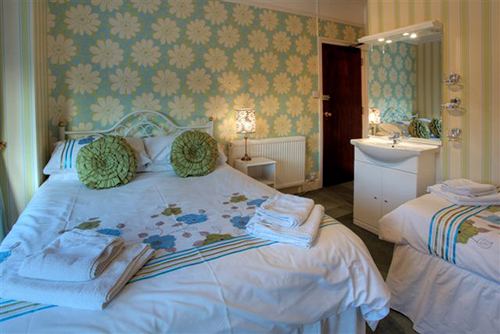 Senglea Lodge