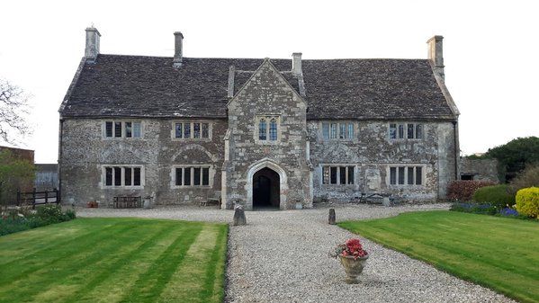 Seymours Court