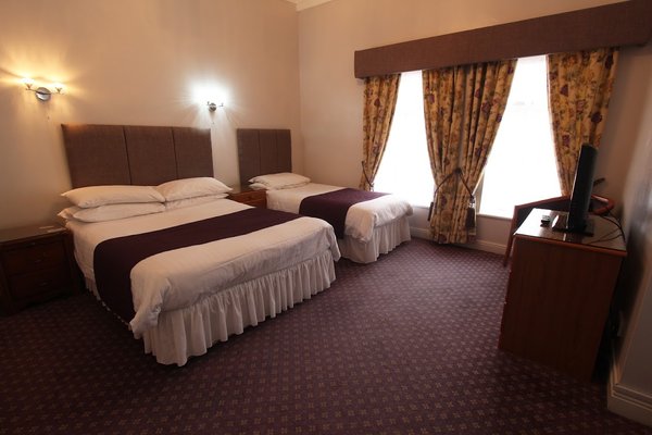 Shaw Hill Hotel Golf And Country Club