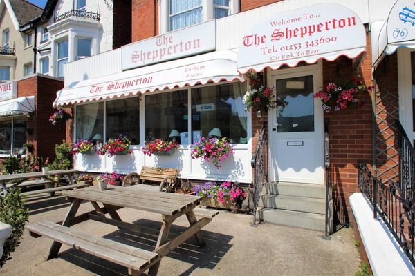 Shepperton Hotel - Bed and Breakfast