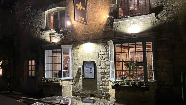 Siam cottage guesthouse with Thai Restaurant