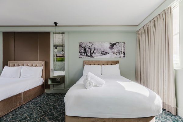 Signature Townhouse Hyde Park