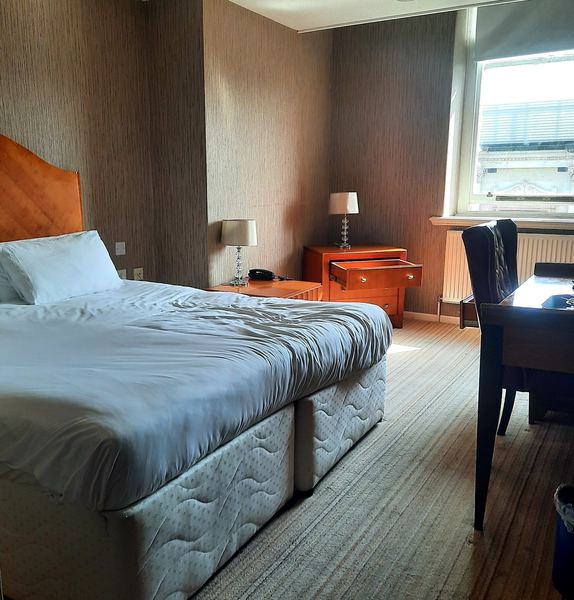 Sir Thomas Hotel