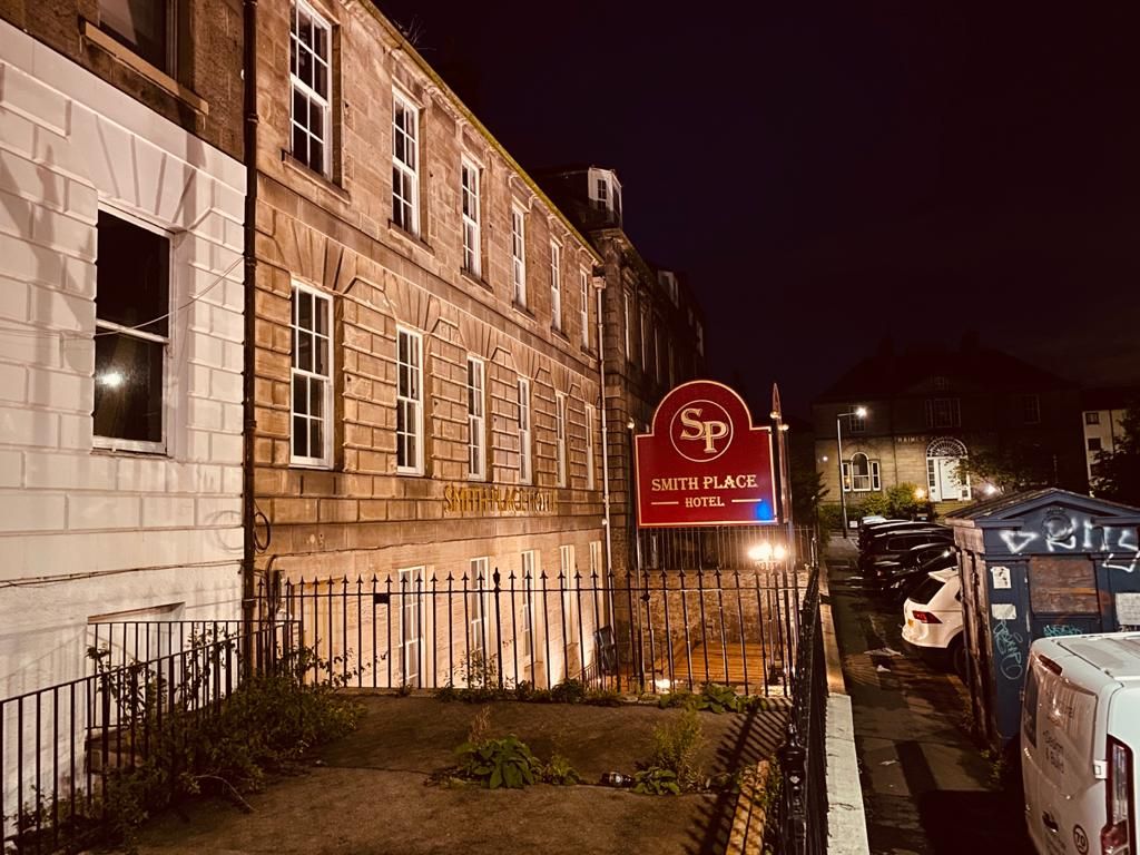 Smith Place Hotel