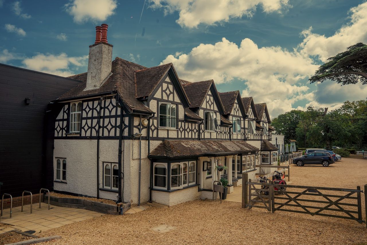 South Lawn Hotel