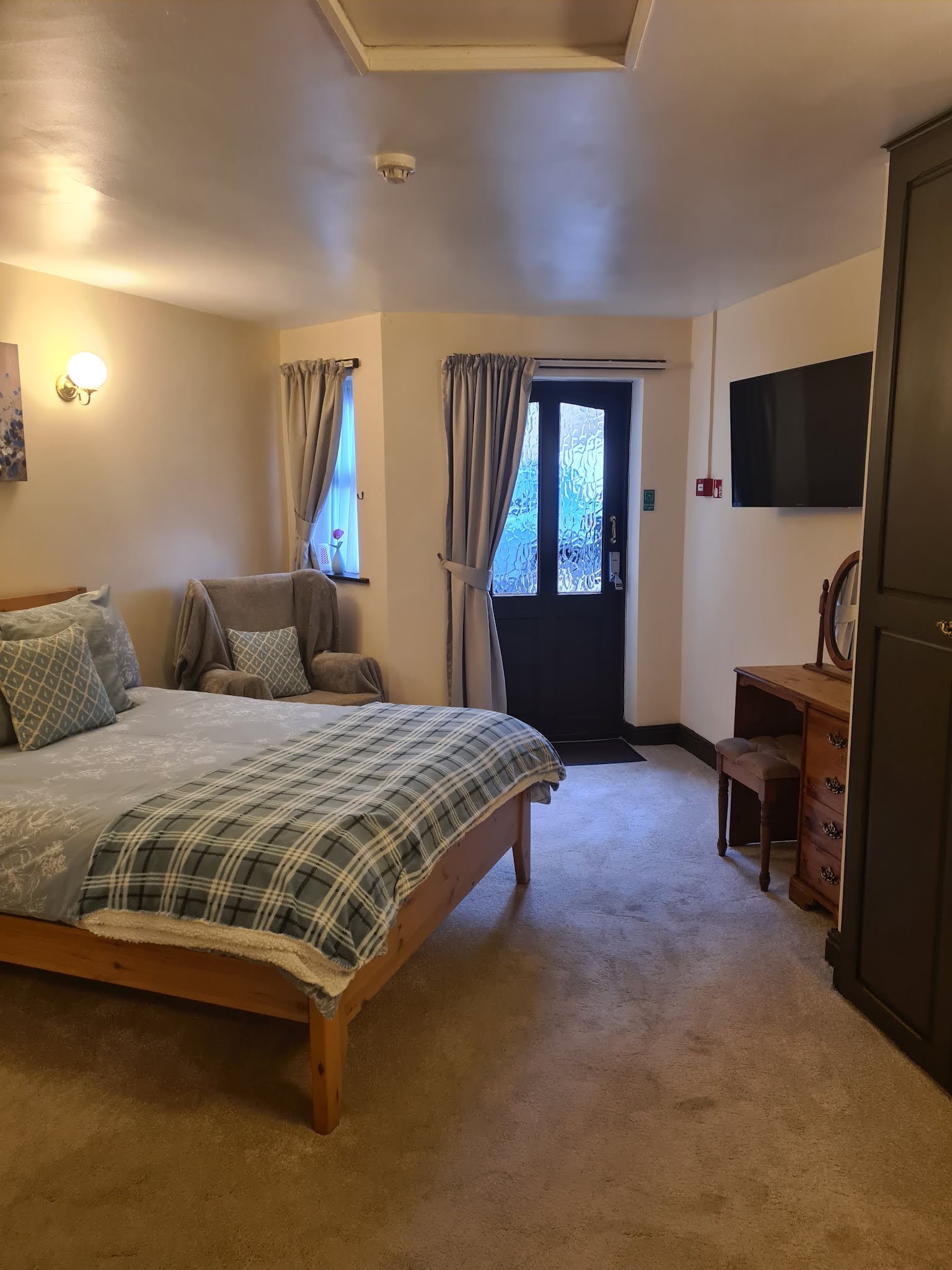 Spring Grove Tavern B&B