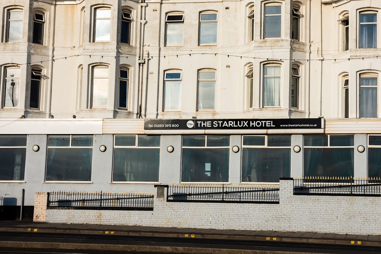 Starlux Hotel