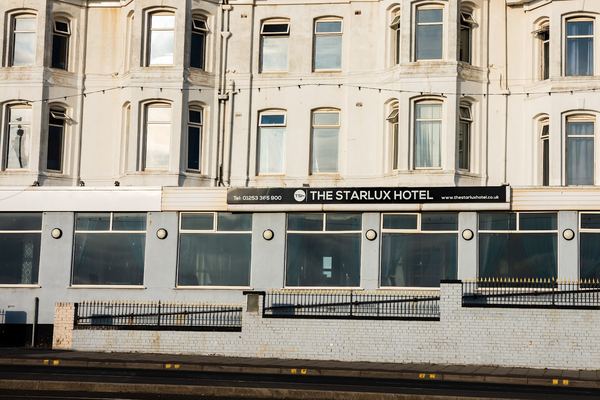Starlux Hotel