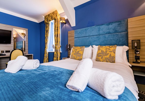 Stonecross Manor Hotel