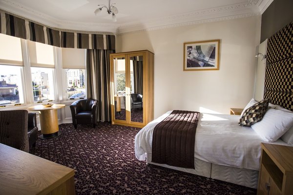 Strathearn Hotel
