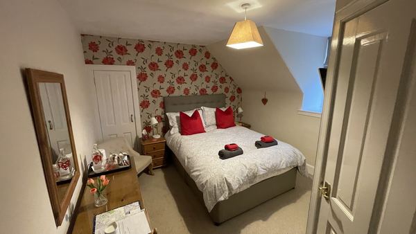Strome Lodge
