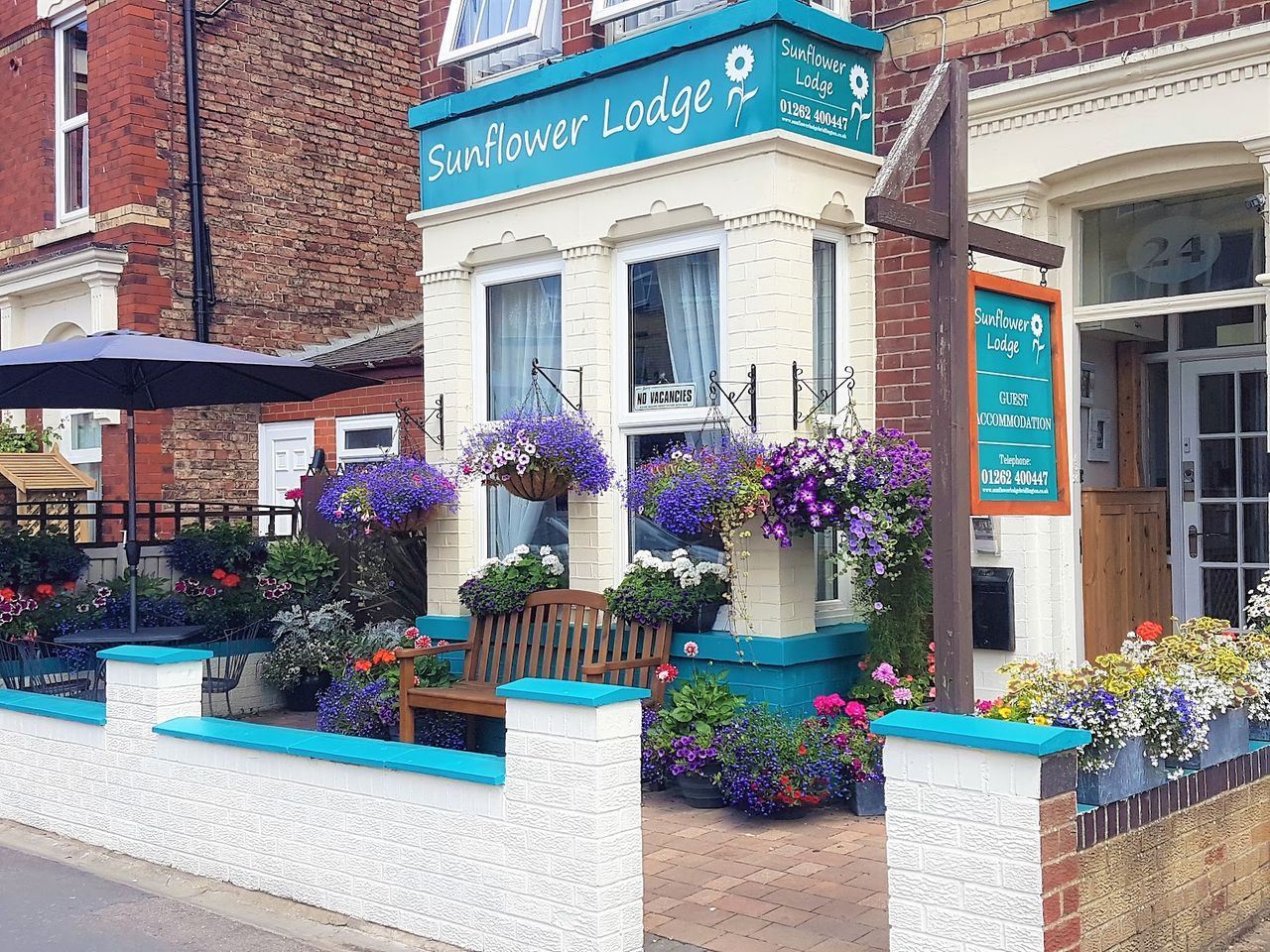 Sunflower Lodge