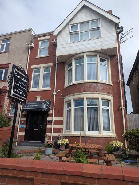 Sunnydale Hotel - Guest House
