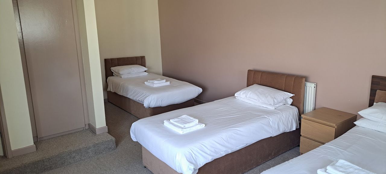 Tadross Hotel