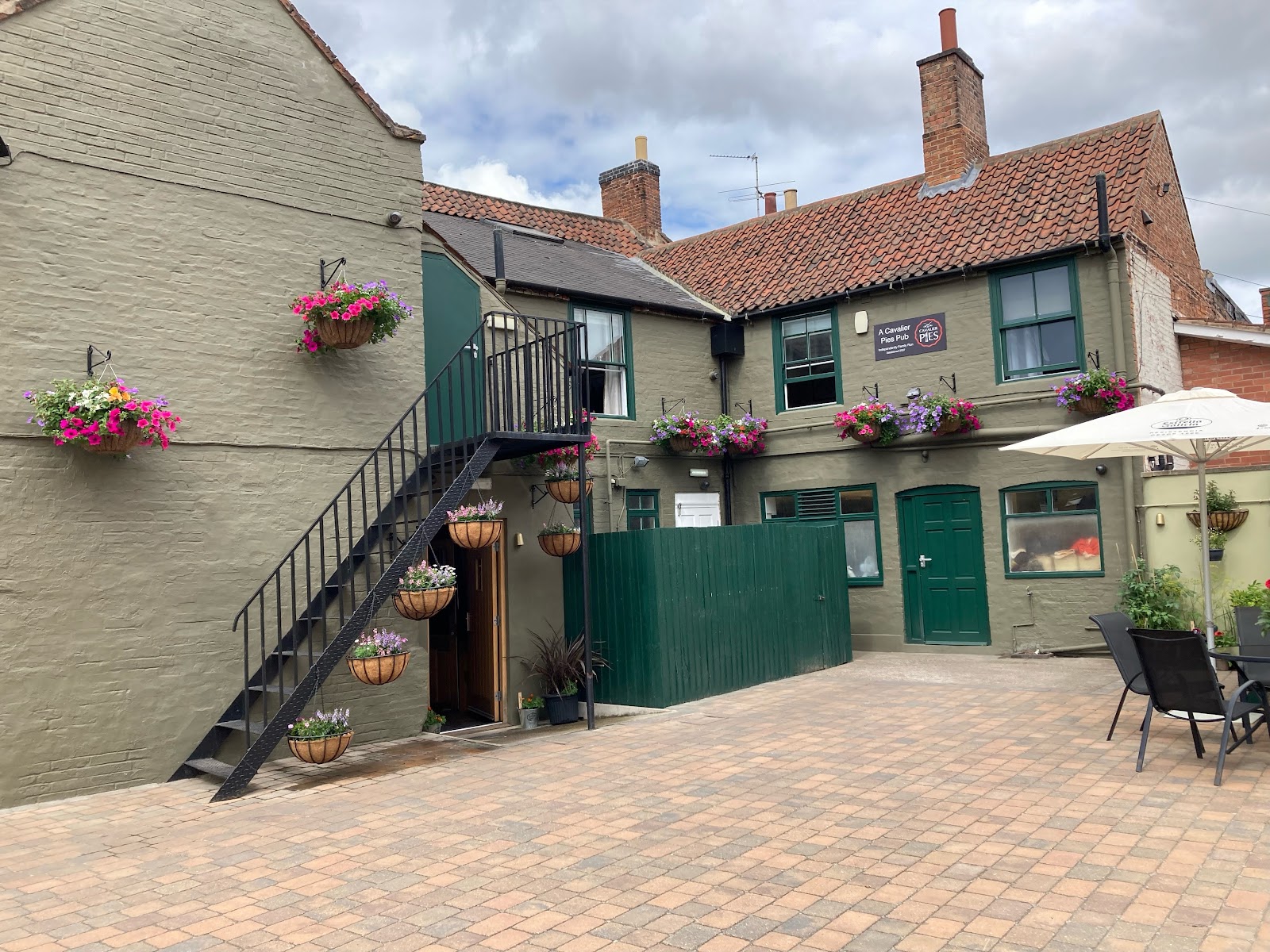 The Beaumond Cross Inn