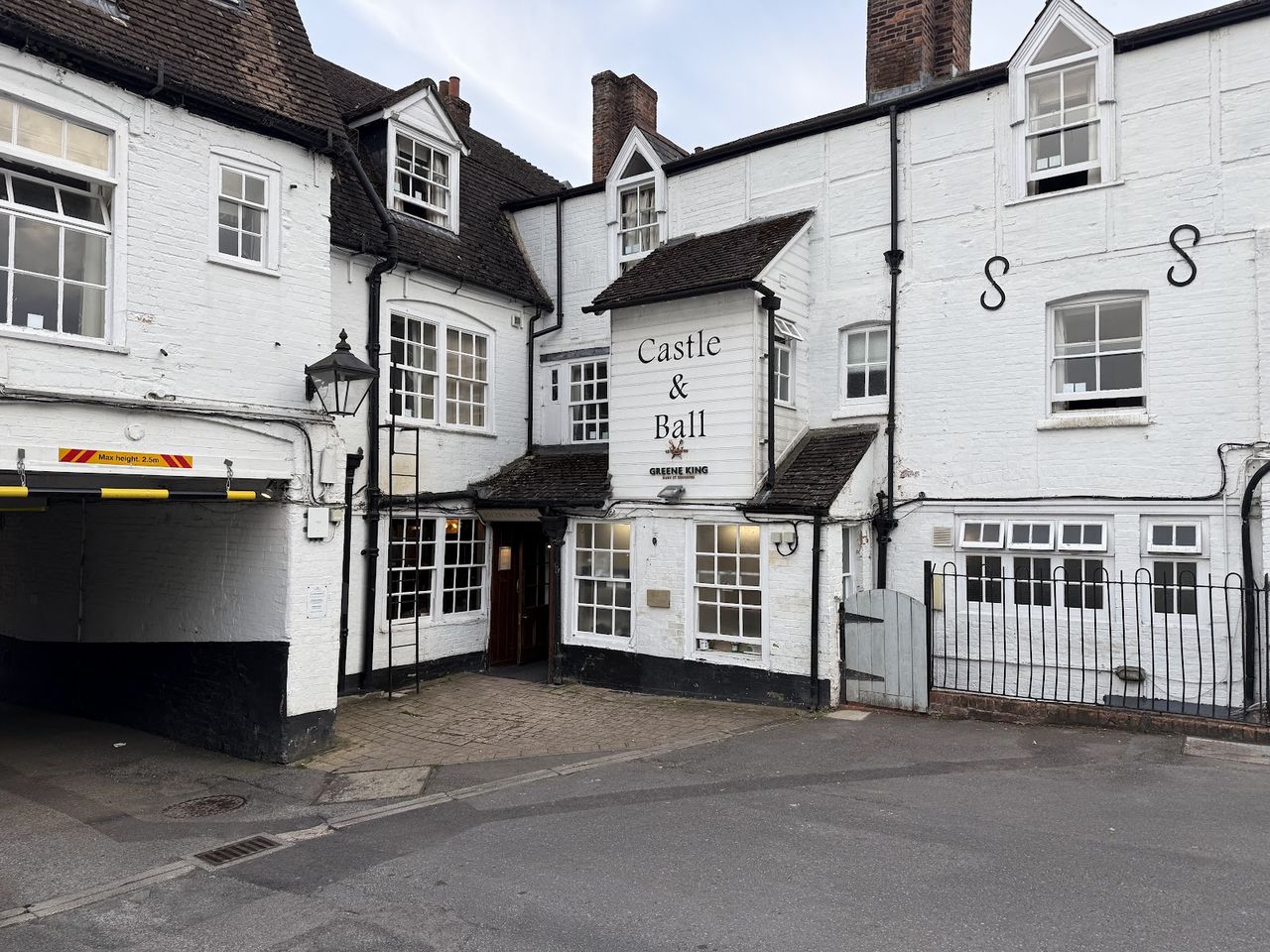 The Castle & Ball Hotel