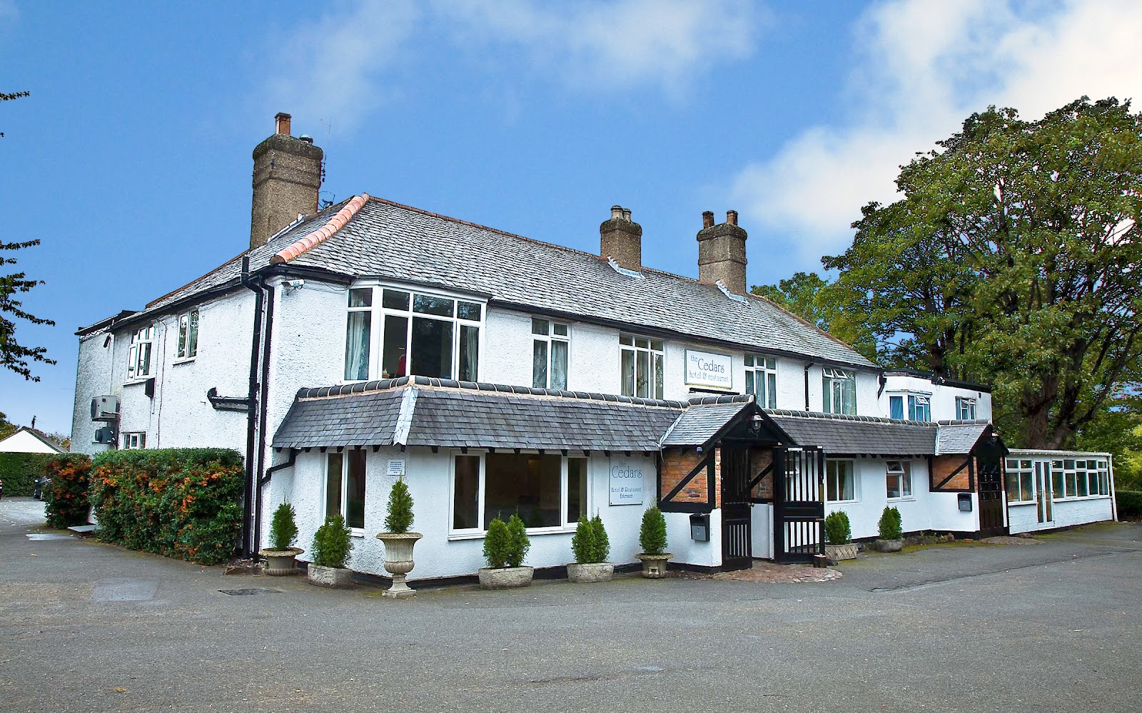 The Cedars Hotel & Restaurant