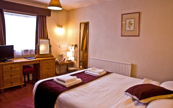 The Cedars Hotel & Restaurant