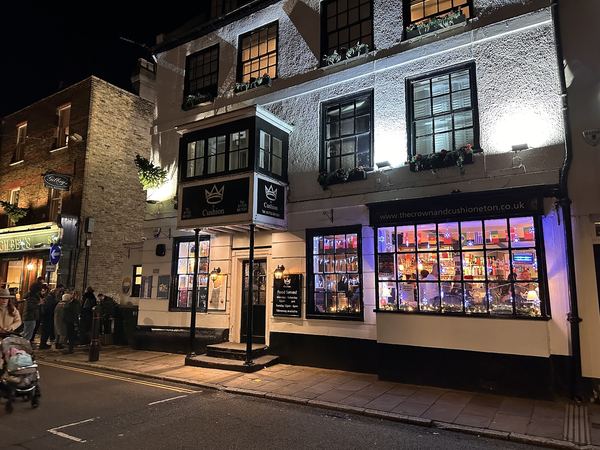 The Crown and Cushion