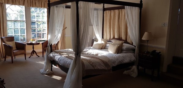 The Crown House Hotel