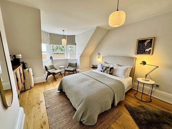 The Dundonald Guesthouse and Cottage