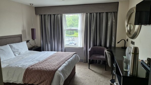 The Enniskillen Hotel and Motel