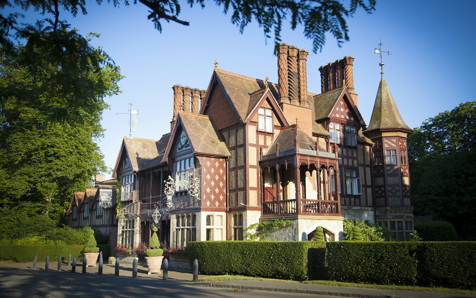 The Five Arrows Hotel