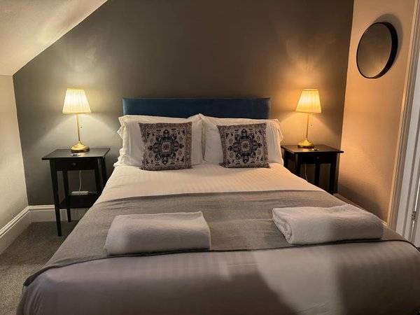 The Fountain Inn & Riverside Restaurant