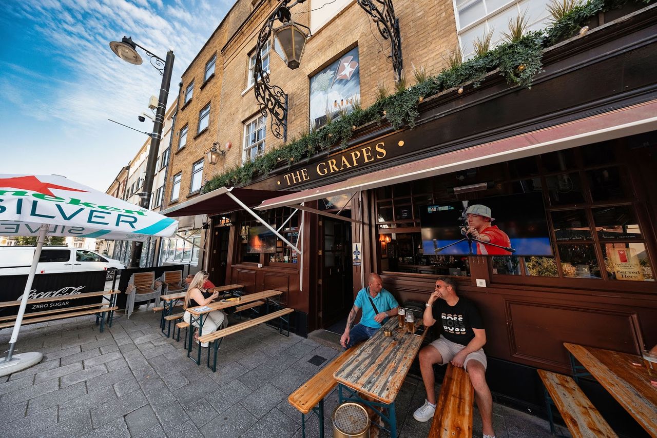 The Grapes Inn