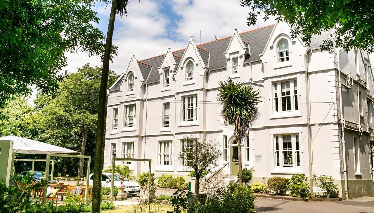 The Green House Hotel