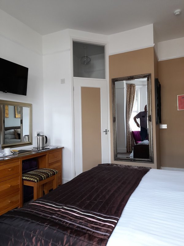 The Groveside Guest House