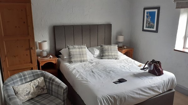The Hoops Inn and Country Hotel