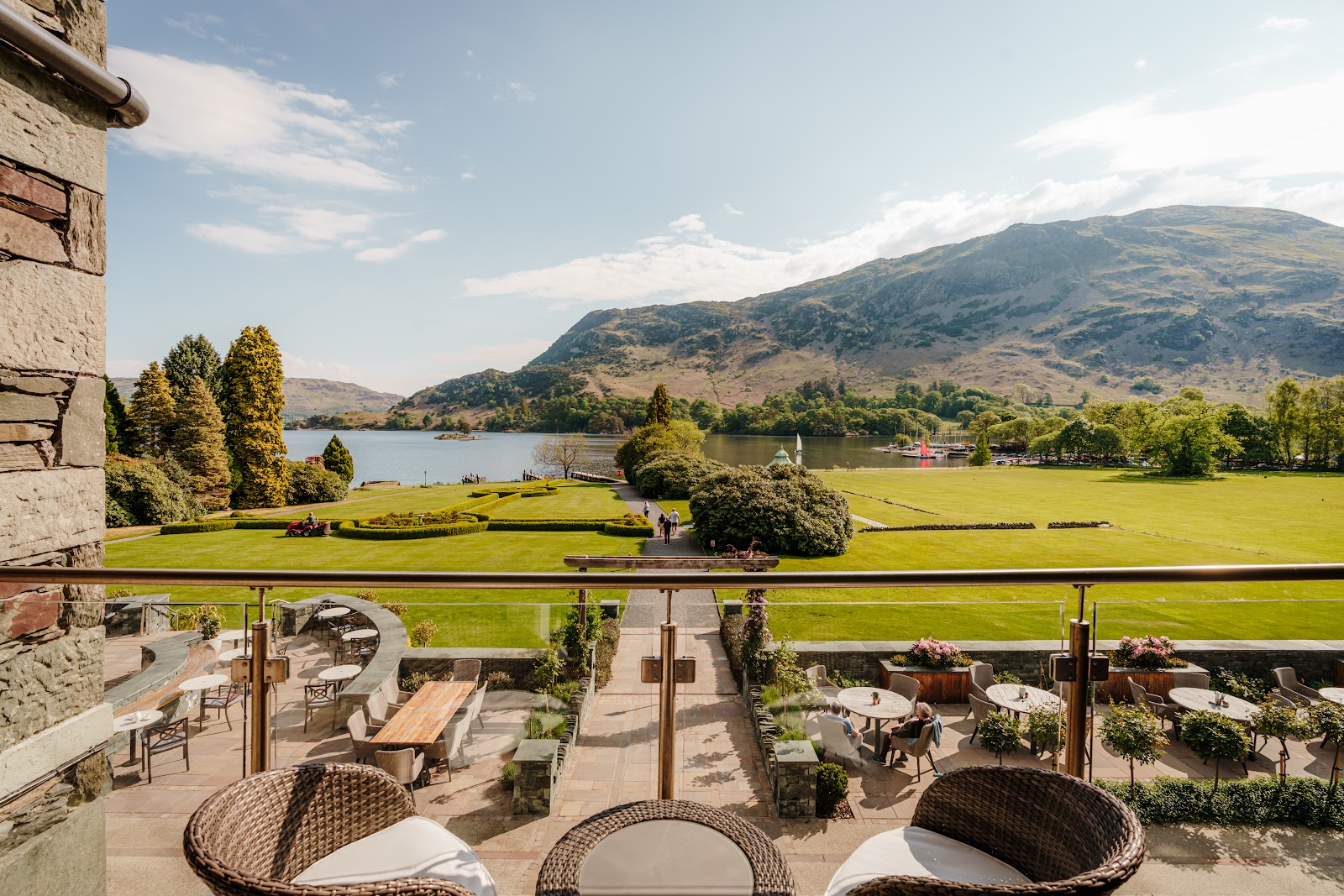 The Inn On The Lake