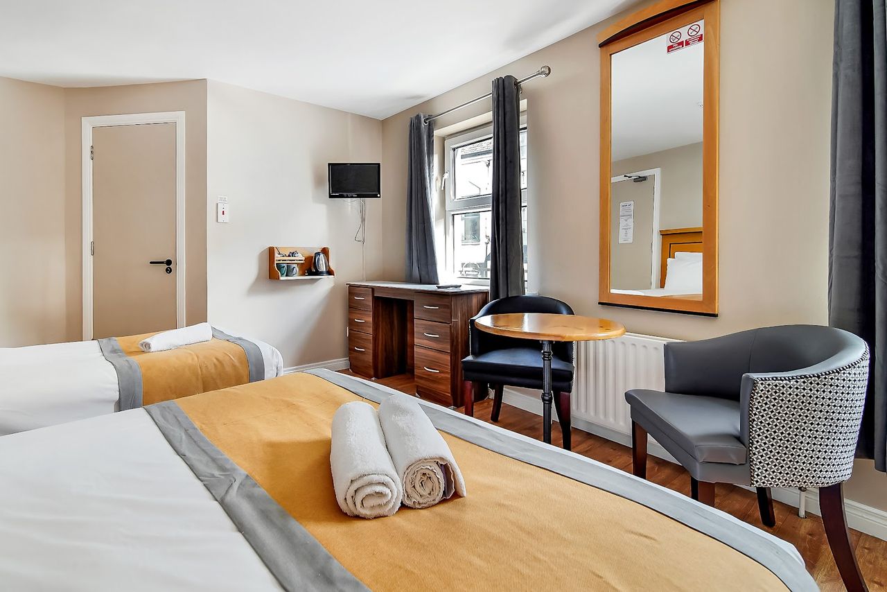 The Iona Inn - Guest house