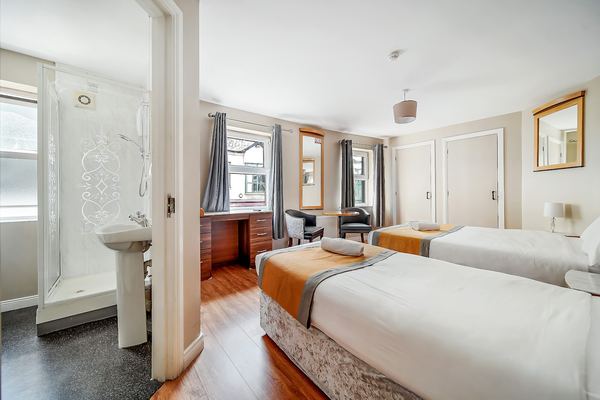 The Iona Inn - Guest house