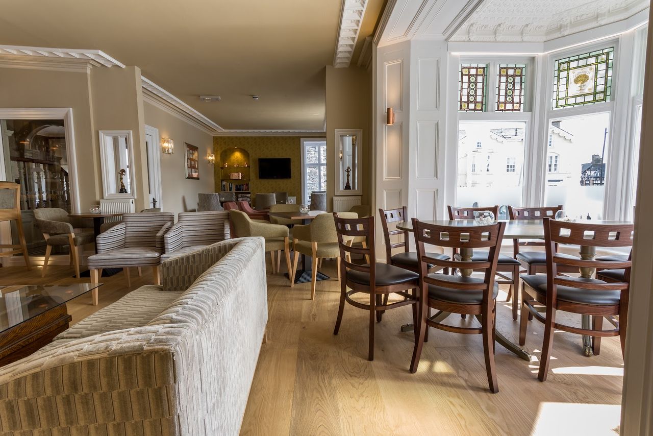 The Lamplighter Dining - Rooms