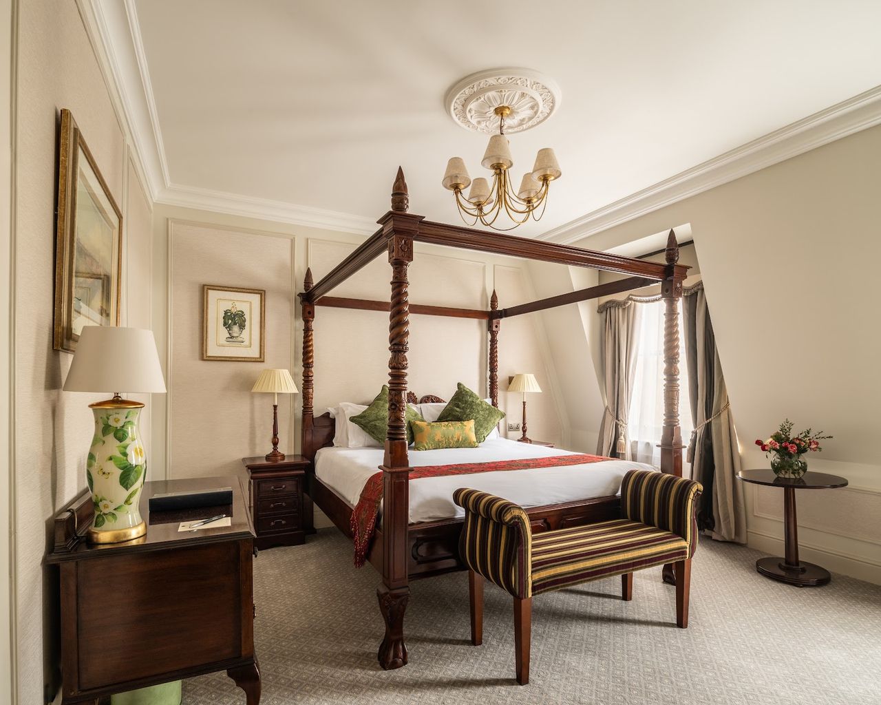 The Leonard Hotel