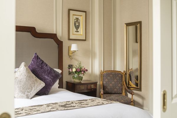 The Leonard Hotel