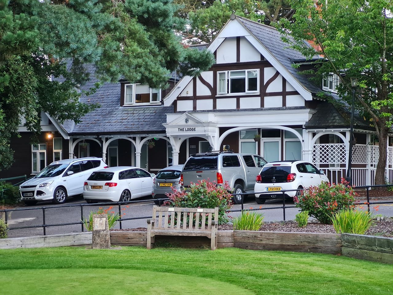 The Lodge At Meyrick Park Guest House