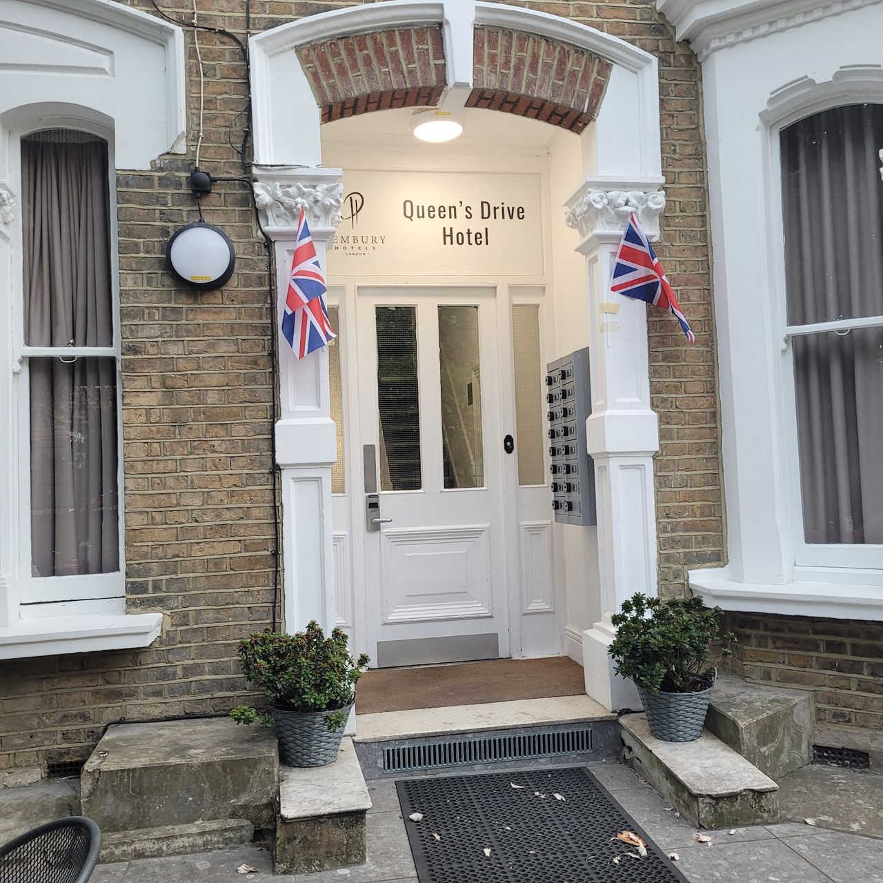 The London Pembury Hotel