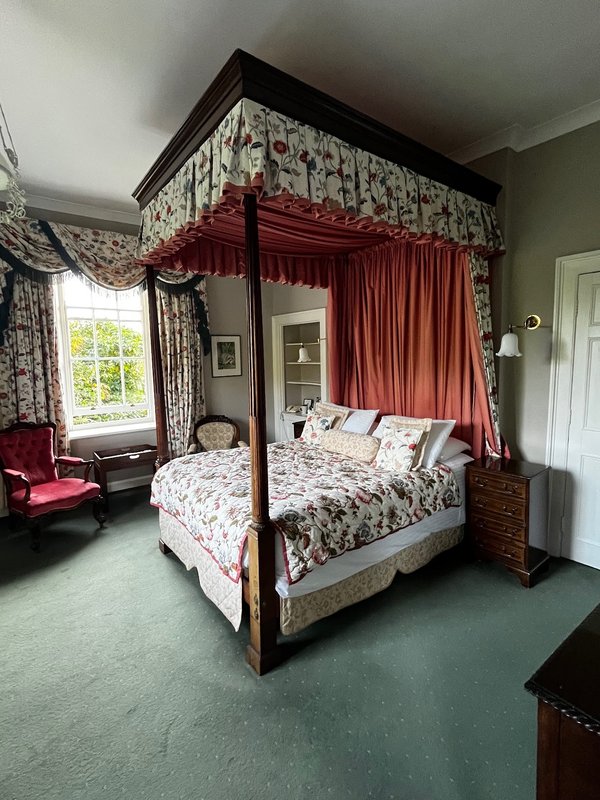 The Lynch Country House