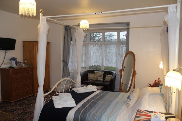 The Lyndsay Guest House