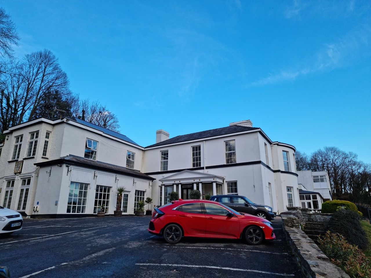 The Manor Hotel
