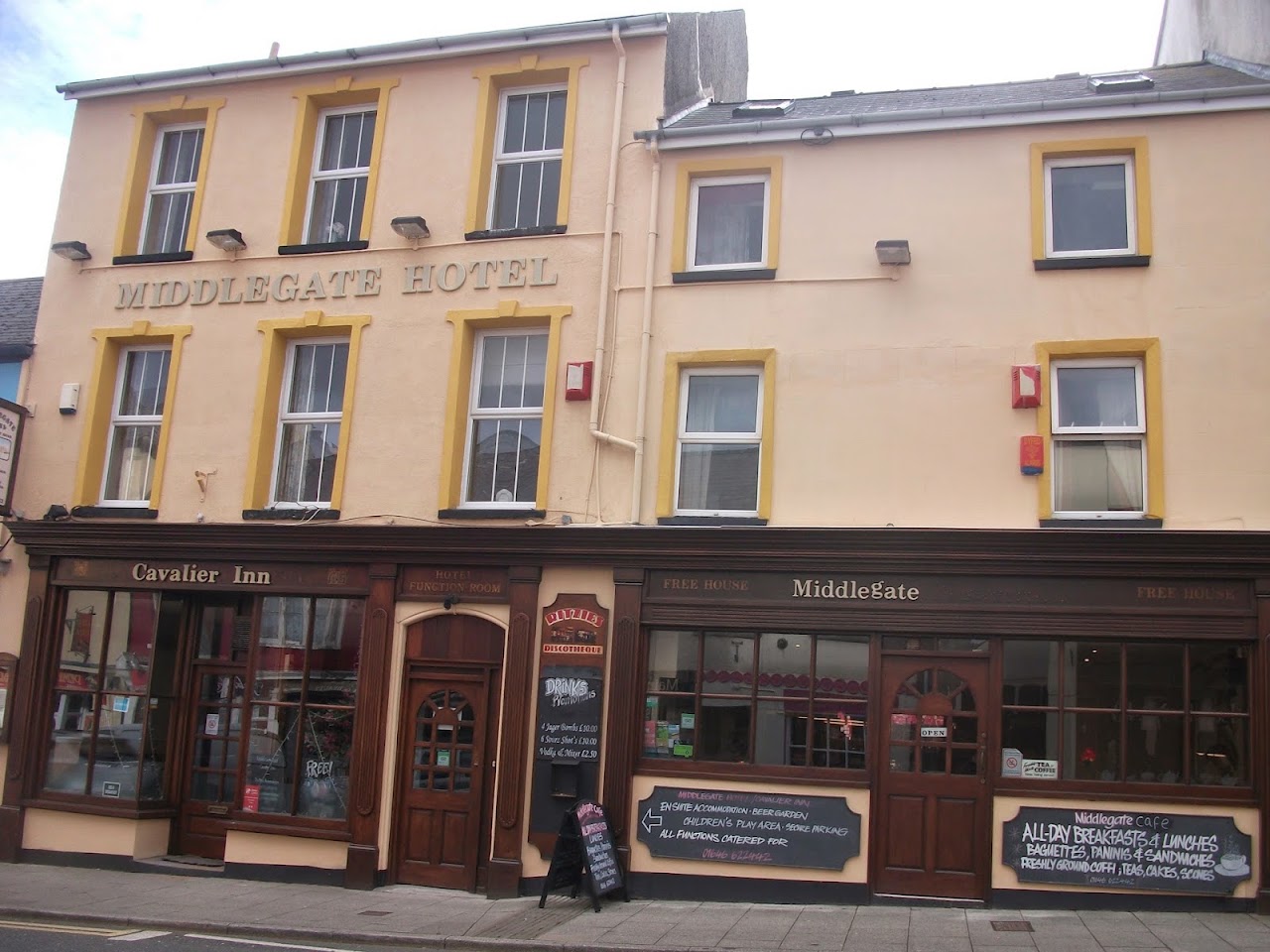 The Middlegate Hotel