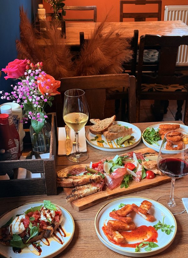 The Mucky Duck Inn
