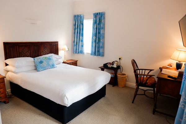 The Noel Arms Hotel