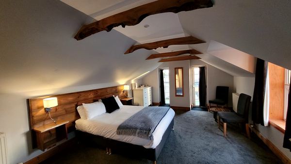 The Oak Tree Inn